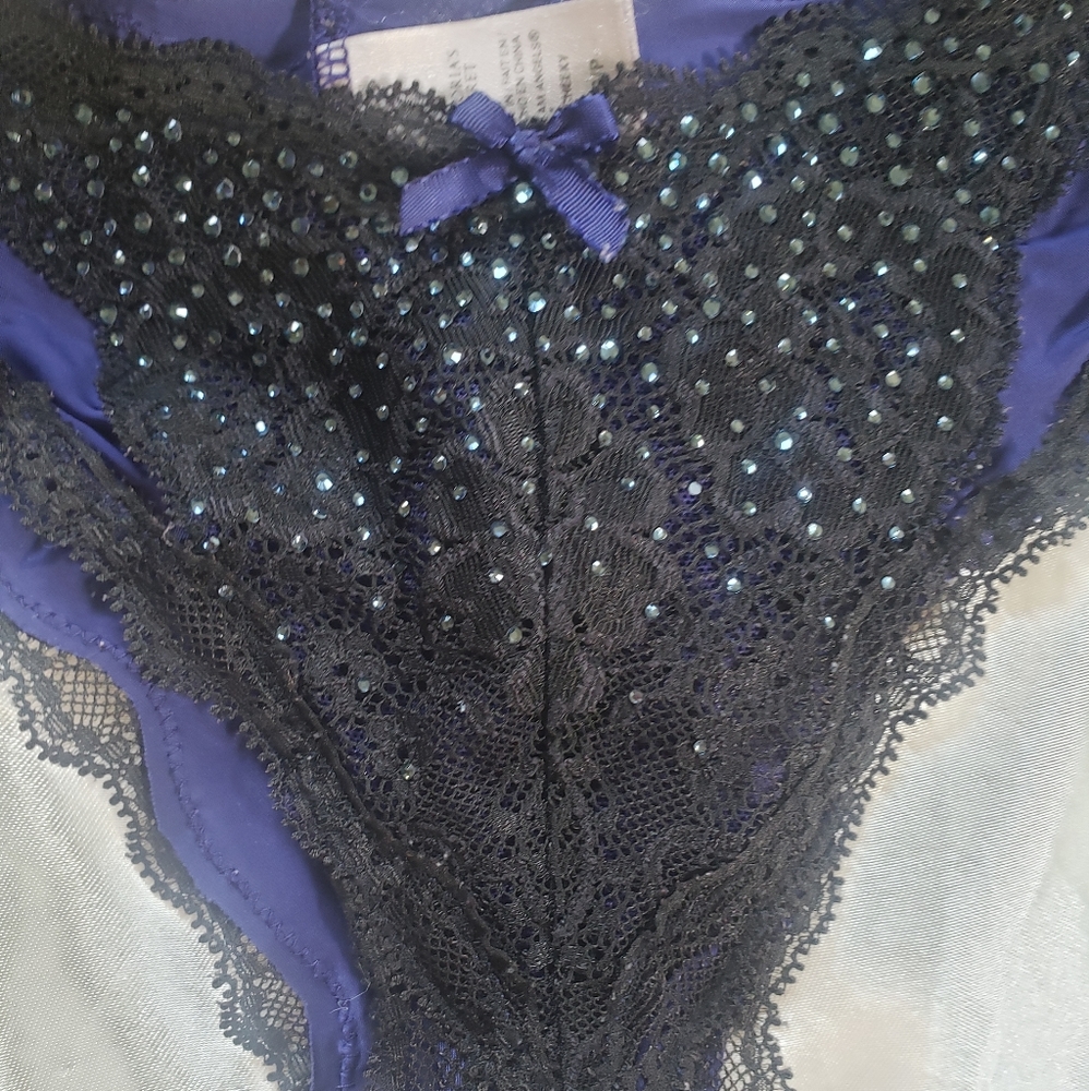 Victoria's Secret Limited Edition Fantasy Set - Picture 8 of 10